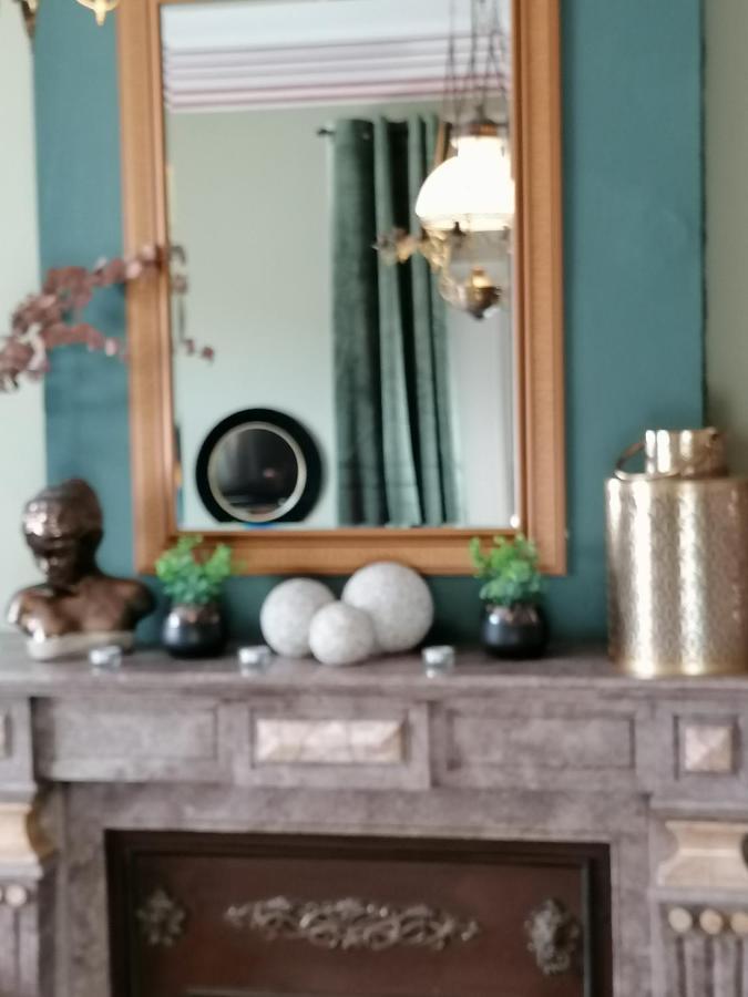 Maison D'Hote Les Notes Endormie Chambre Secrete Berzee ภายนอก รูปภาพ