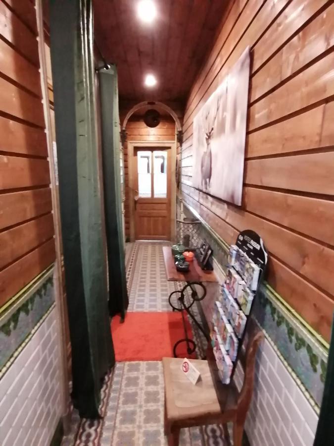 Maison D'Hote Les Notes Endormie Chambre Secrete Berzee ภายนอก รูปภาพ