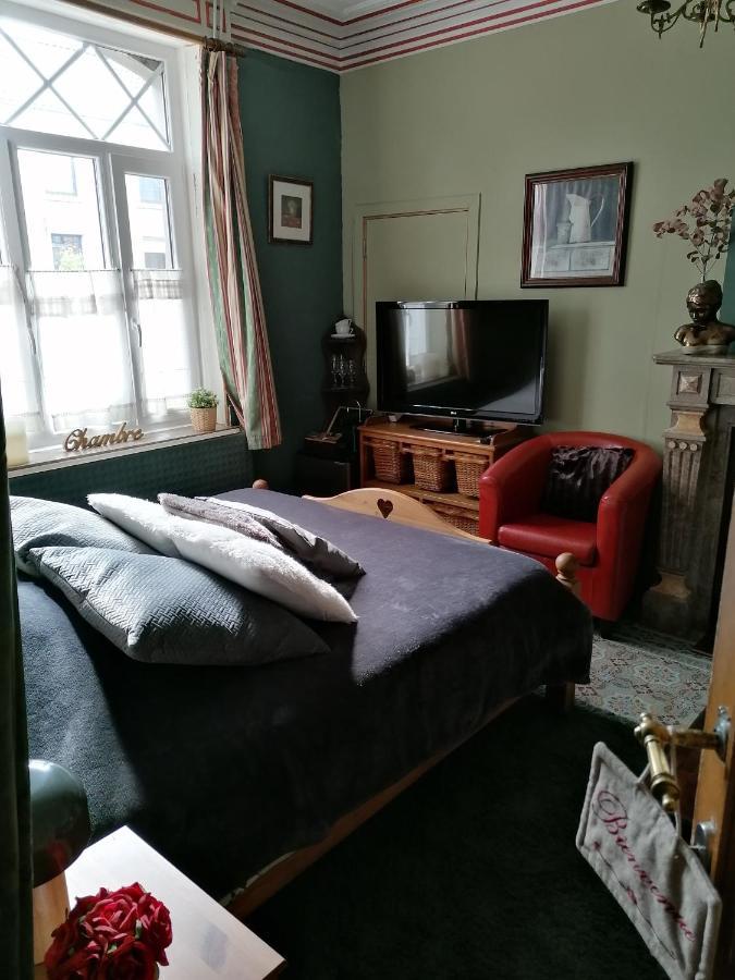 Maison D'Hote Les Notes Endormie Chambre Secrete Berzee ภายนอก รูปภาพ