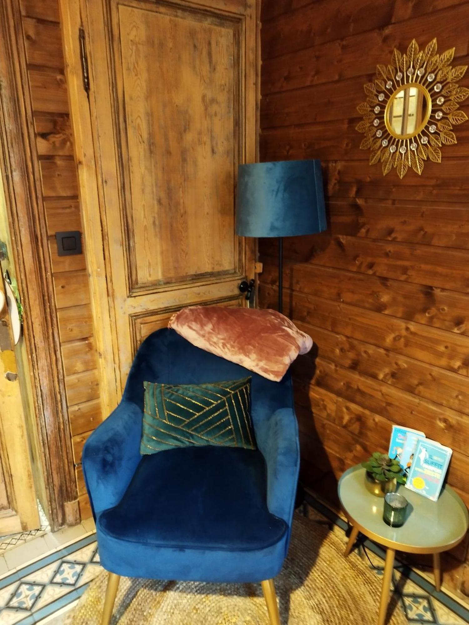 Maison D'Hote Les Notes Endormie Chambre Secrete Berzee ภายนอก รูปภาพ