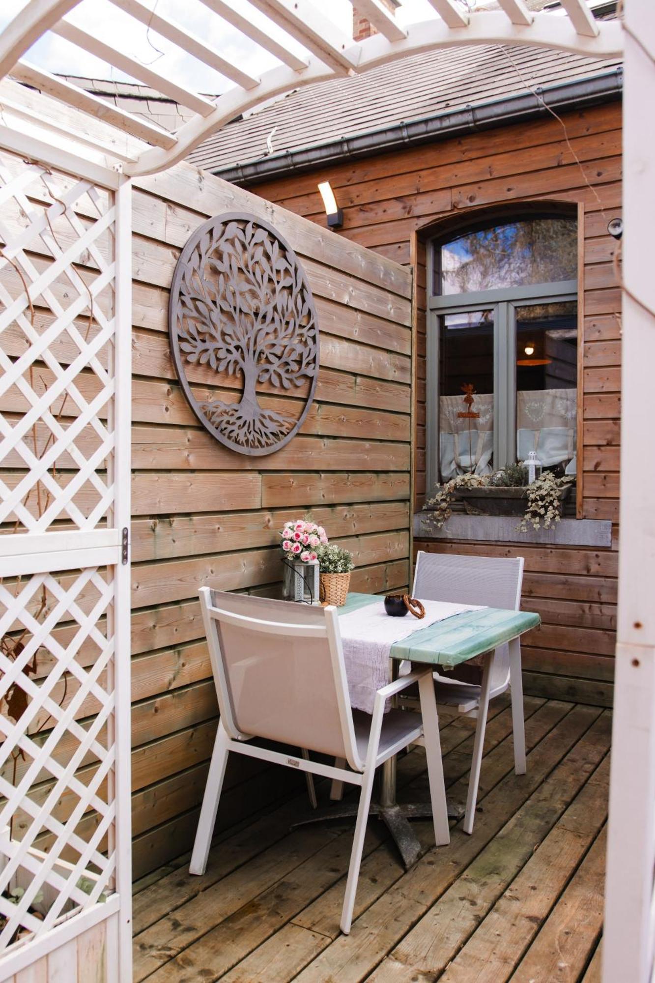 Maison D'Hote Les Notes Endormie Chambre Secrete Berzee ภายนอก รูปภาพ