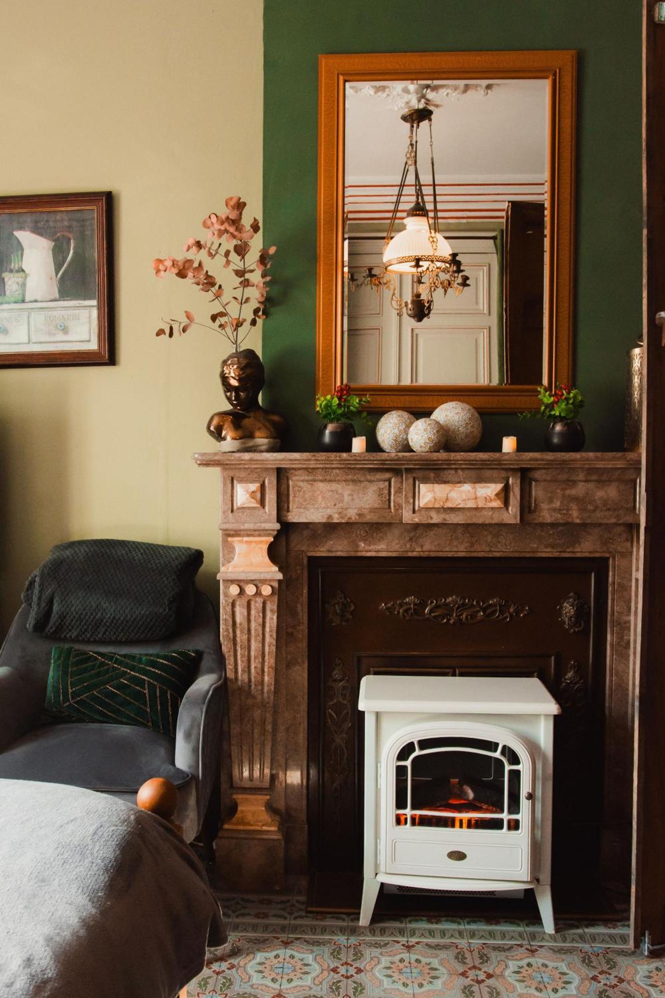 Maison D'Hote Les Notes Endormie Chambre Secrete Berzee ภายนอก รูปภาพ