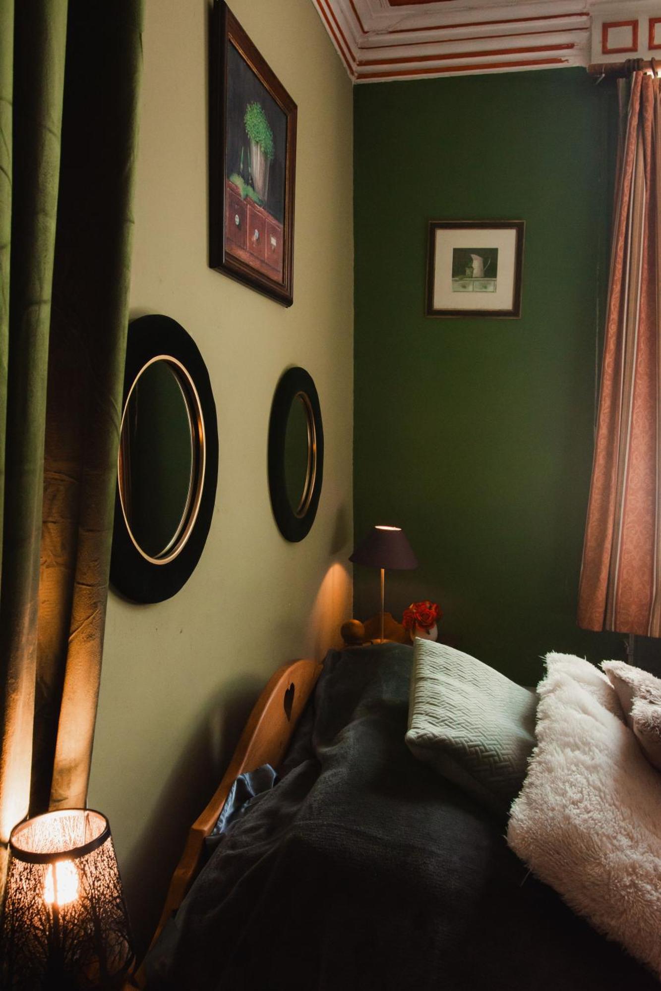 Maison D'Hote Les Notes Endormie Chambre Secrete Berzee ภายนอก รูปภาพ